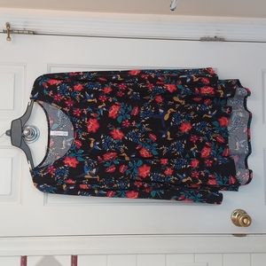 EUC - LULAROE - LYNNAE LONG SLEEVE T SHIRT - 3XL